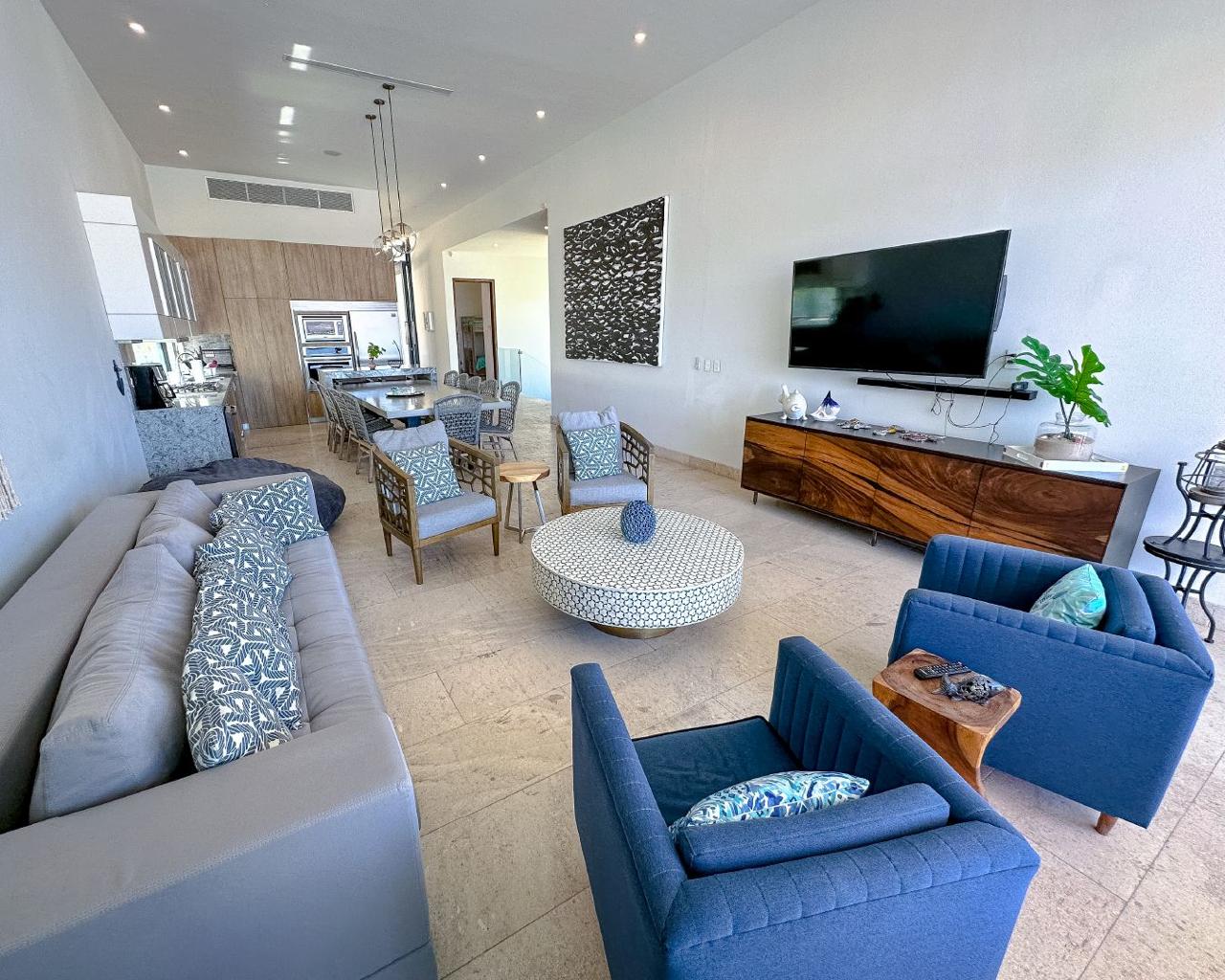 Dos casas en una vista marina