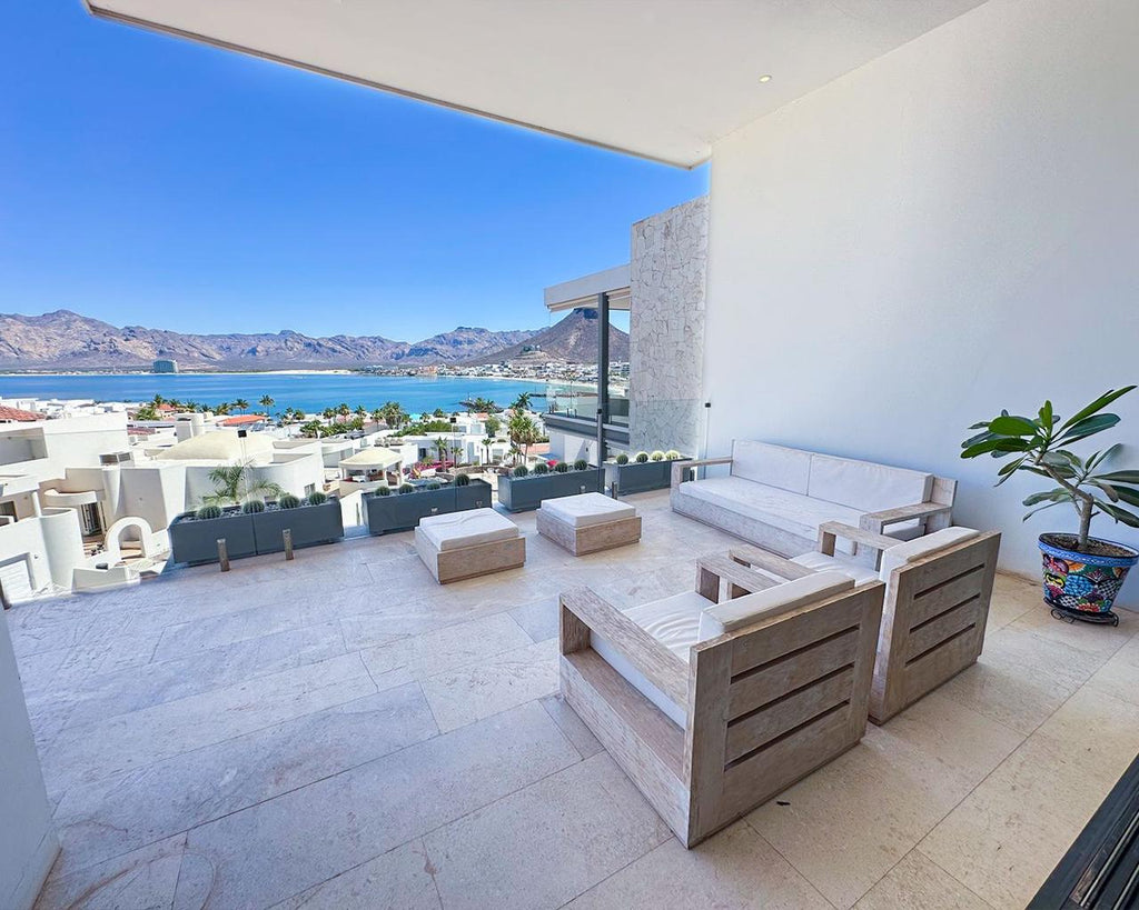 Dos casas en una vista marina